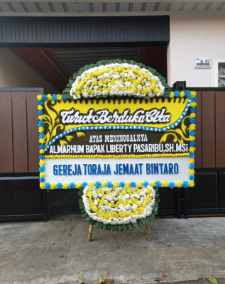 Papan Bunga Duka di Puncak Kemuning