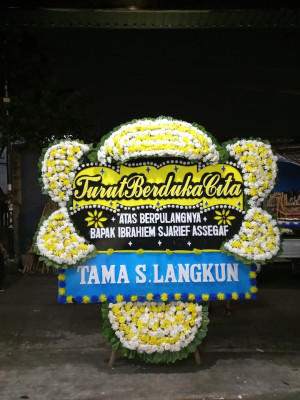 Papan Bunga Duka di Puncak Kemuning